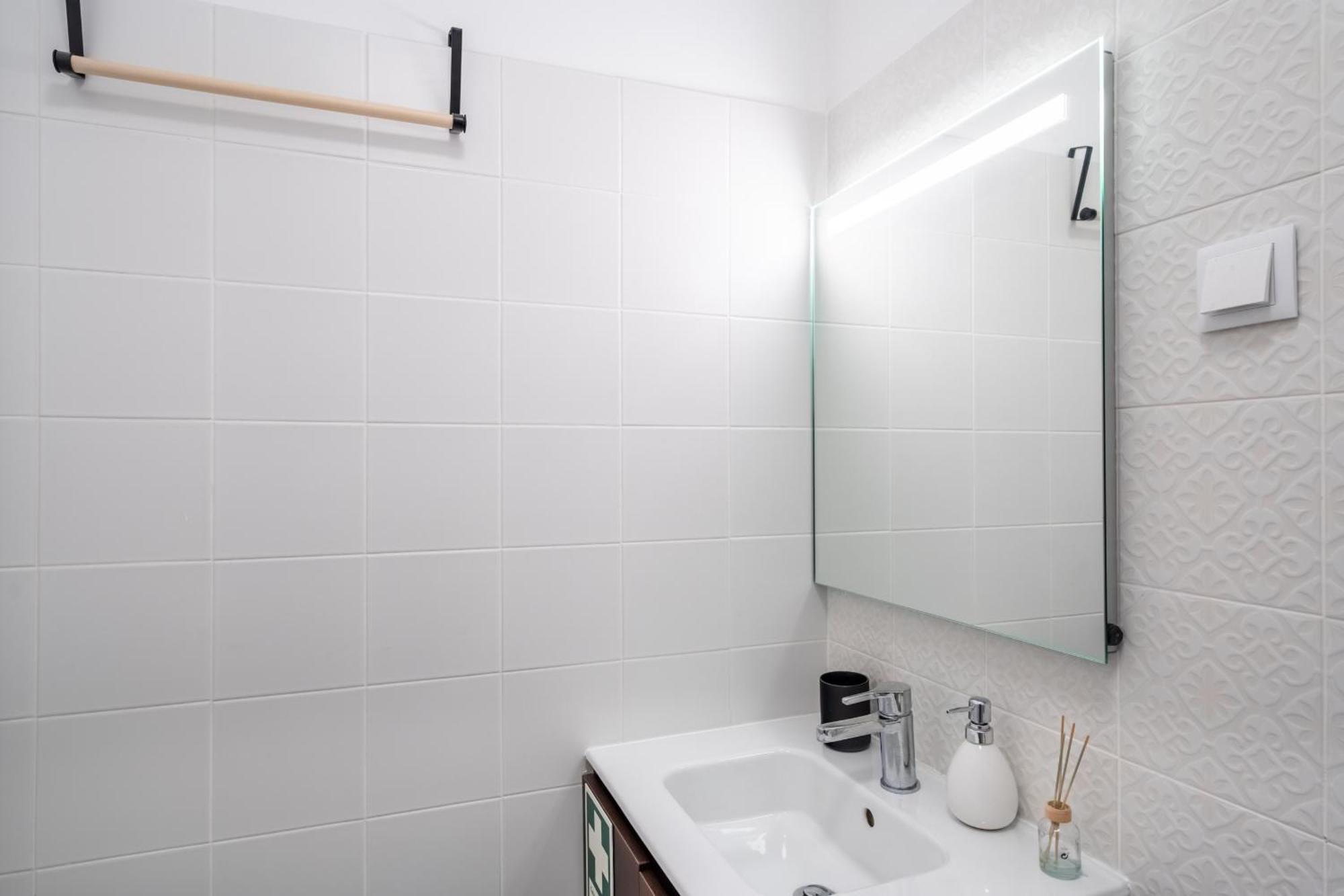 Lejlighed Lovely 2 Bedroom In The Heart Of Lisboa